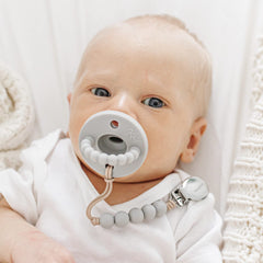 Ryan & Rose Cutie PAT Flat Gray teether design demonstrates gentle gum relief.