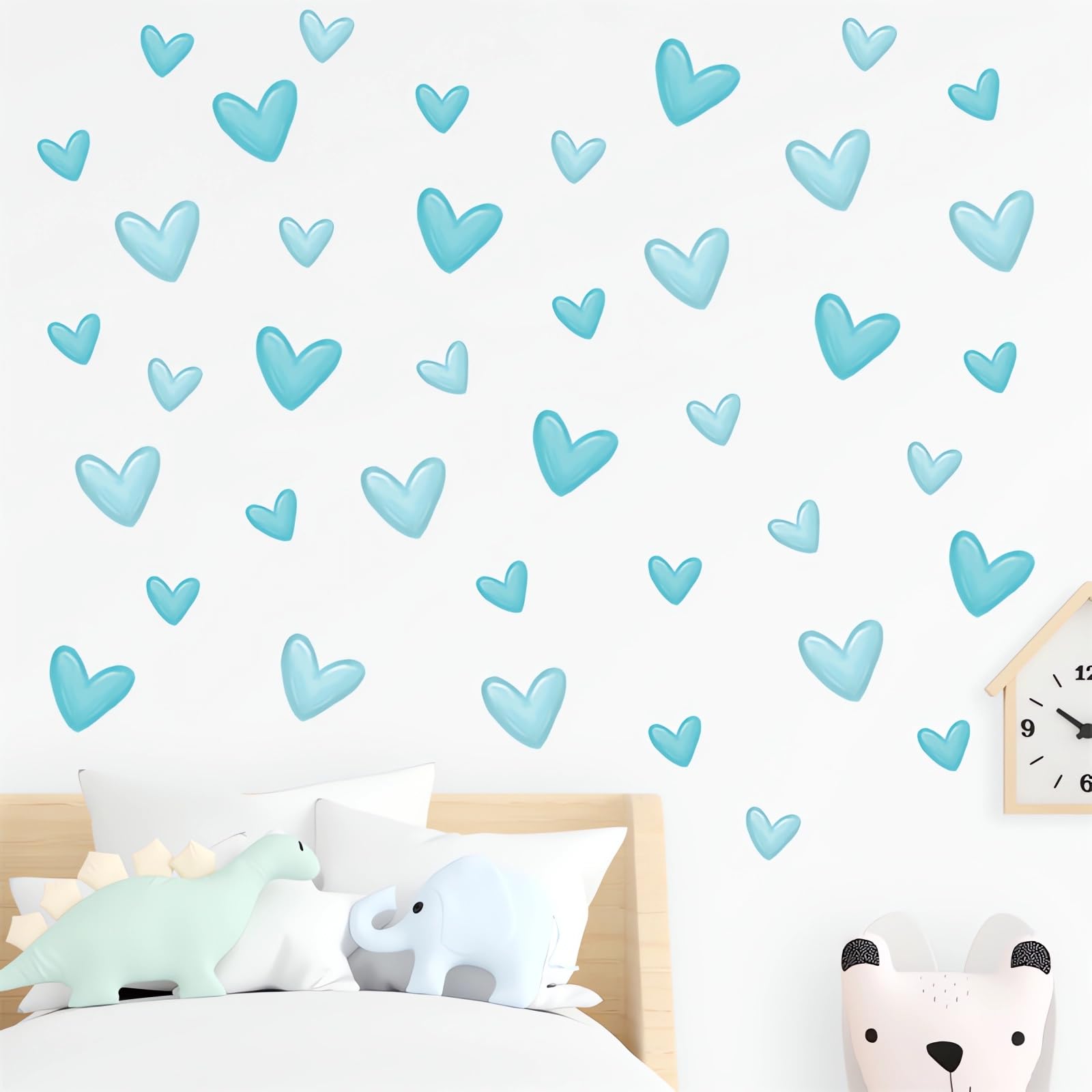 Sacinora removable decals customize spaces without damage or residue.