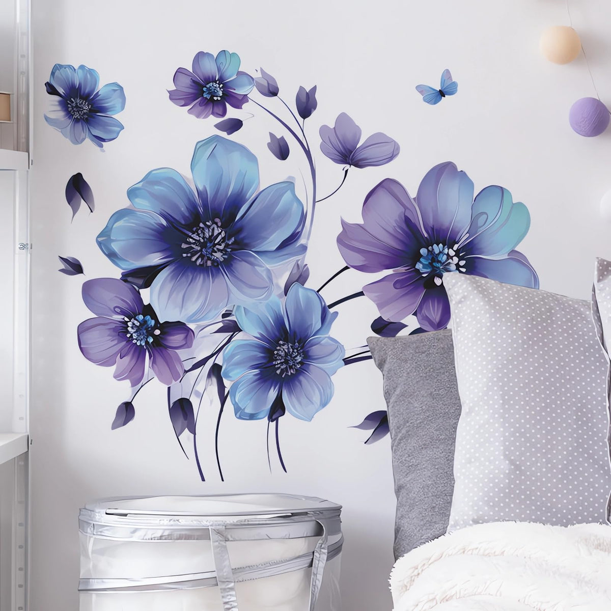 Sacinora blue-purple ink daisy violets wall sticker on living room wall adds color and charm