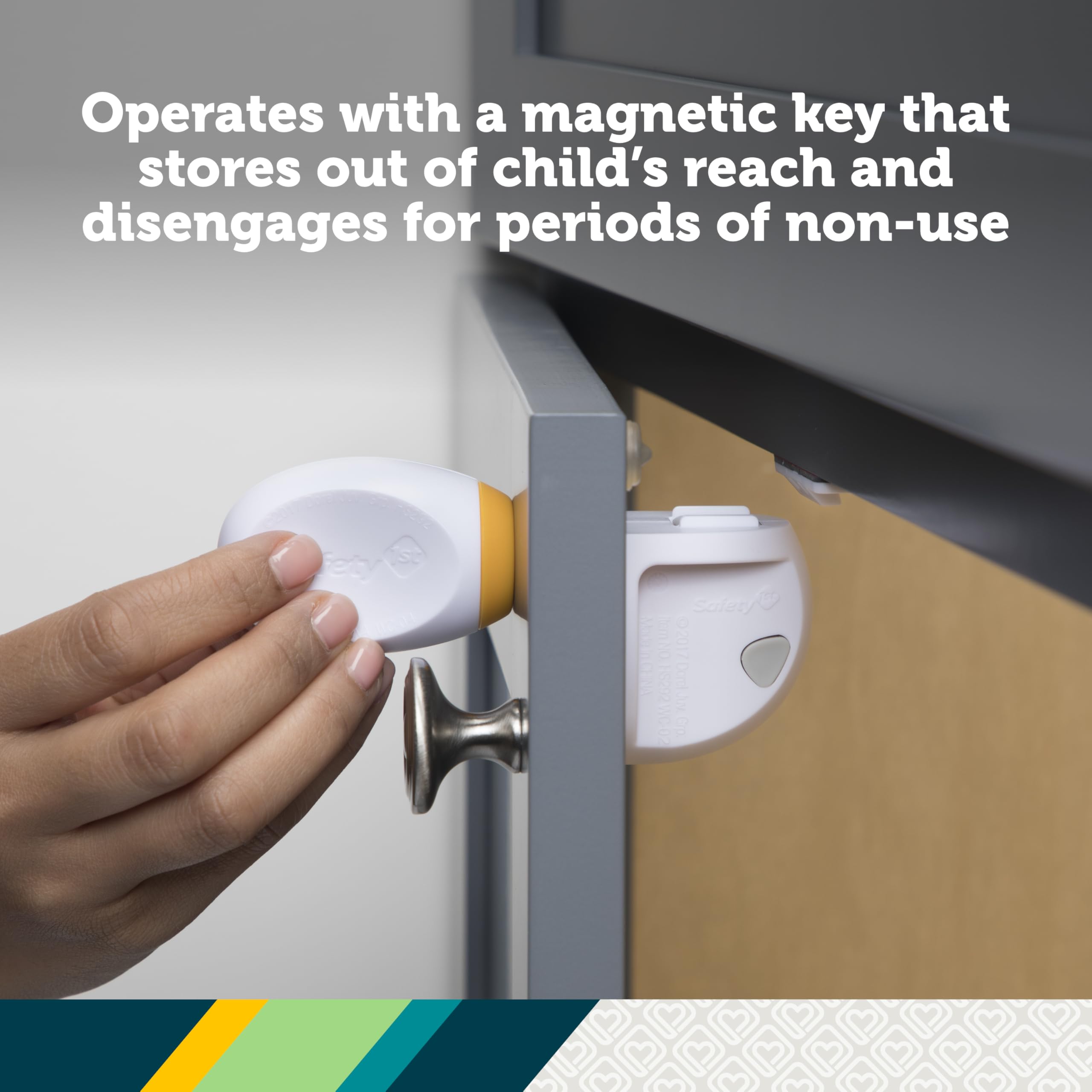 Safety 1st Adhesive Magnetic Lock System template included facilitates precise alignment.