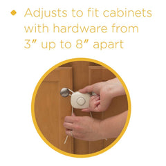 Safety 1st OutSmart Flex Lock installation without drilling shows quick, tool-free mounting.