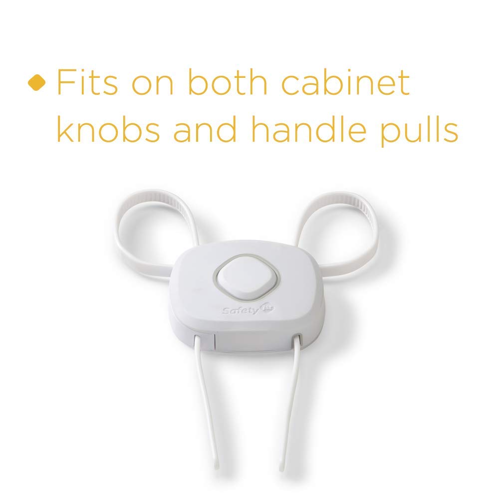 Safety 1st OutSmart Flex Lock neatly hangs out of sight during non-use.