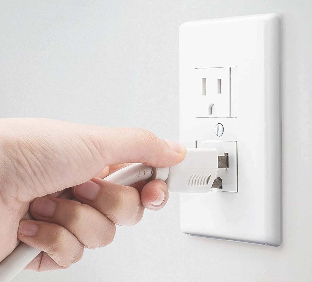 Safety Innovations single-screw wall plate option offers neat appearance with safety.