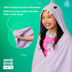 Saint Eve hooded towel inner corner pockets keep little hands free.
