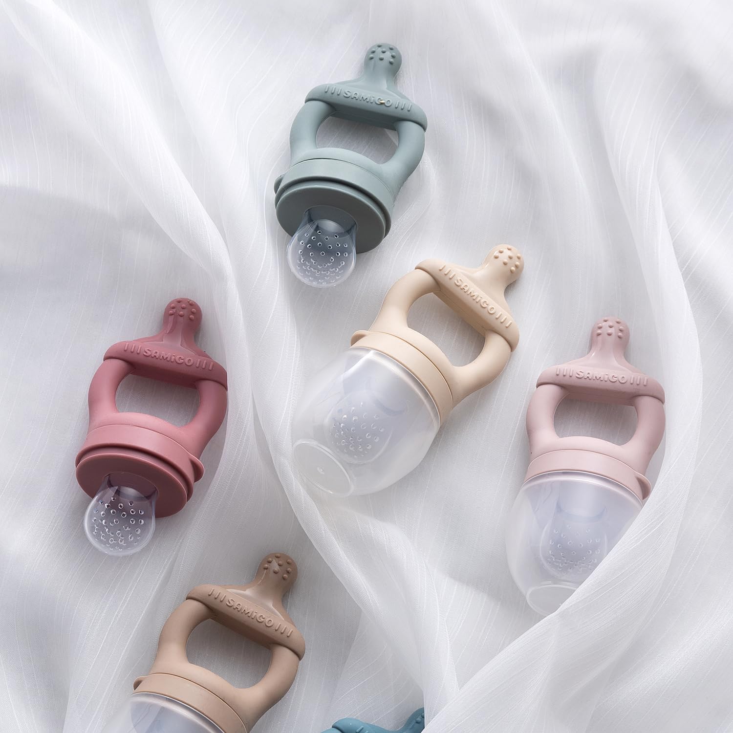 SAMiGO dishwasher-safe design simplifies cleanup after snack time and freezer prep