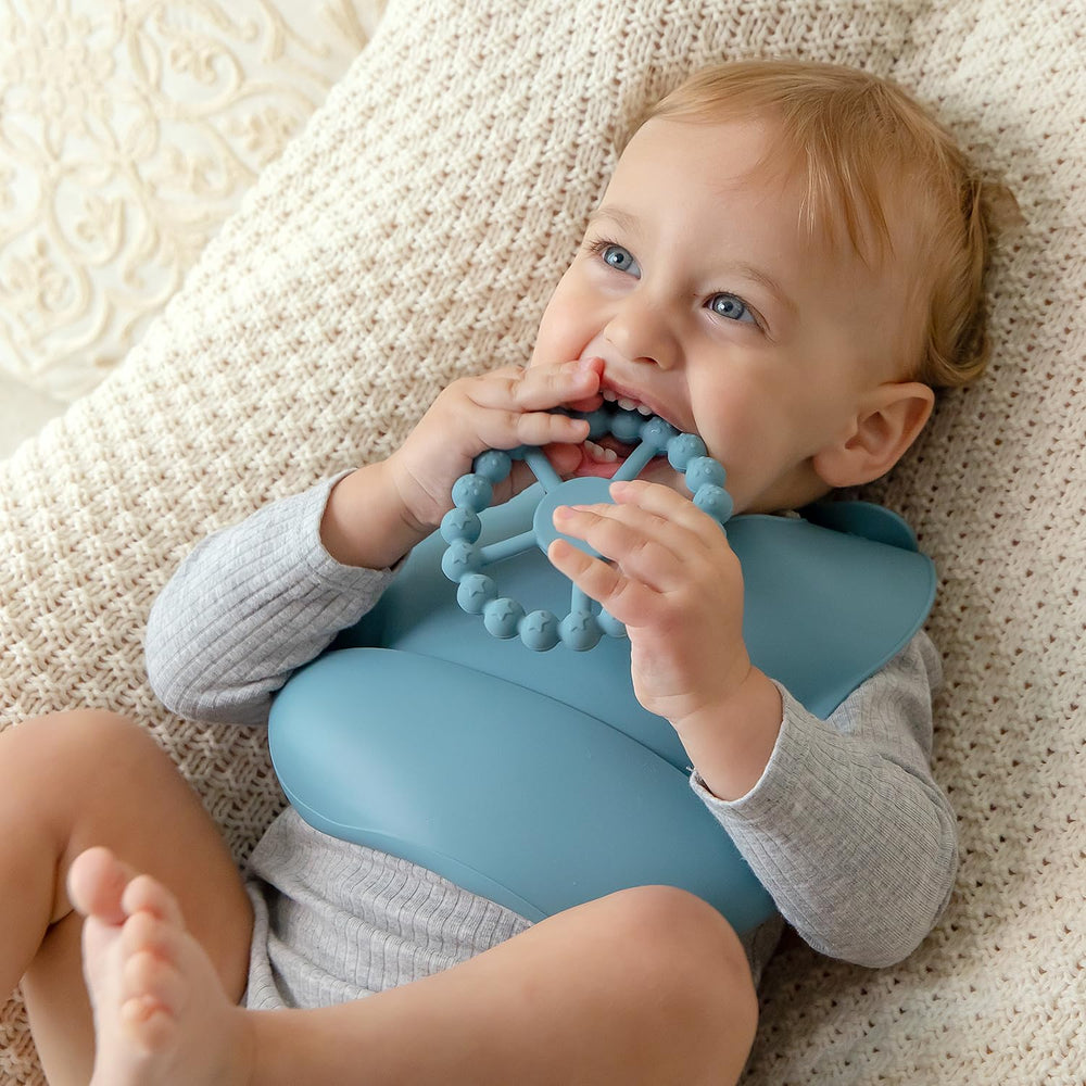 SAMiGO Ring teether made from food-grade silicone free of BPA and Phthalates.