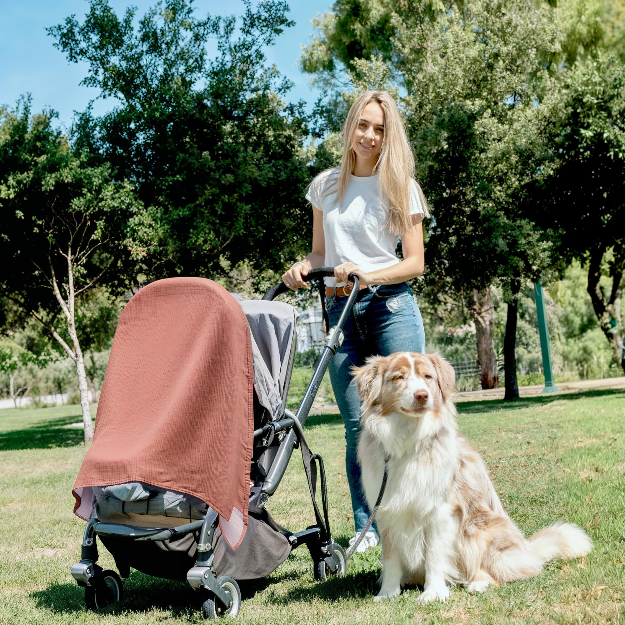 San Francisco Baby nursing cover features a front pocket for essentials.