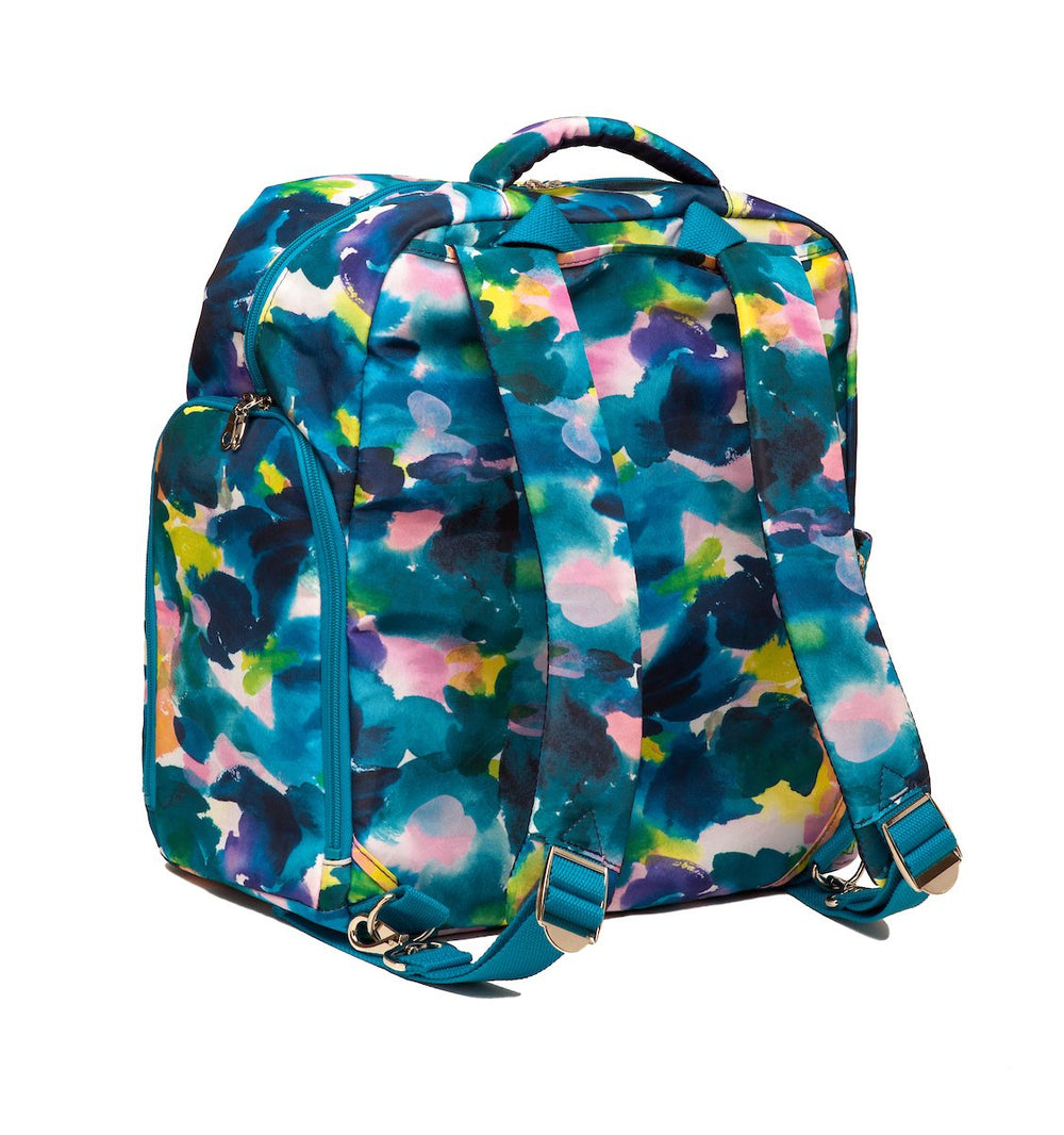 Sarah Wells Kelly insulated pocket highlights temperature-friendly storage for pumped-milk routines