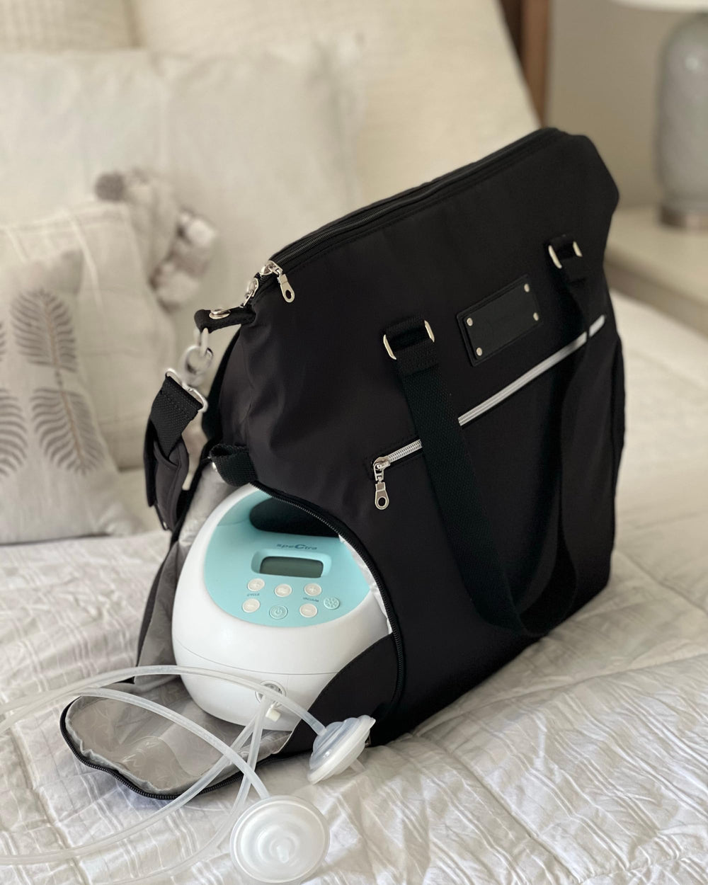 Compact interior organization keeps pump accessories neatly arranged.