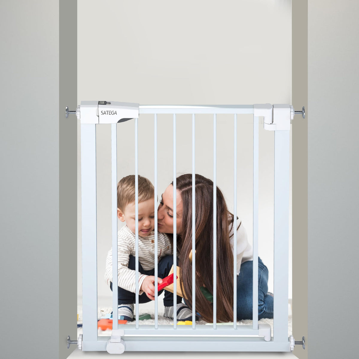 SATEGA baby gate showing 4-mode alarm for monitoring kids and pets from another room
