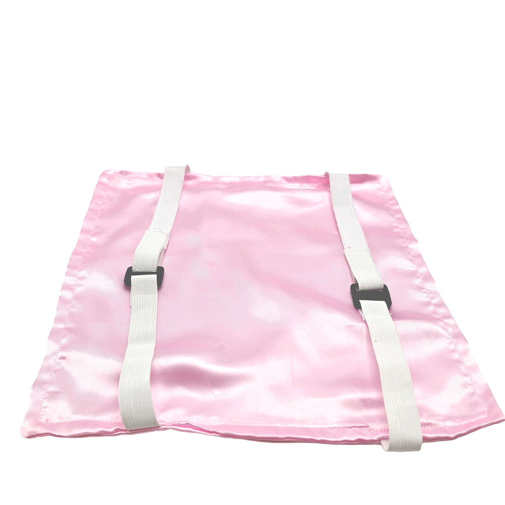 Adjustable elastic band ensures a snug fit on car seats and strollers.