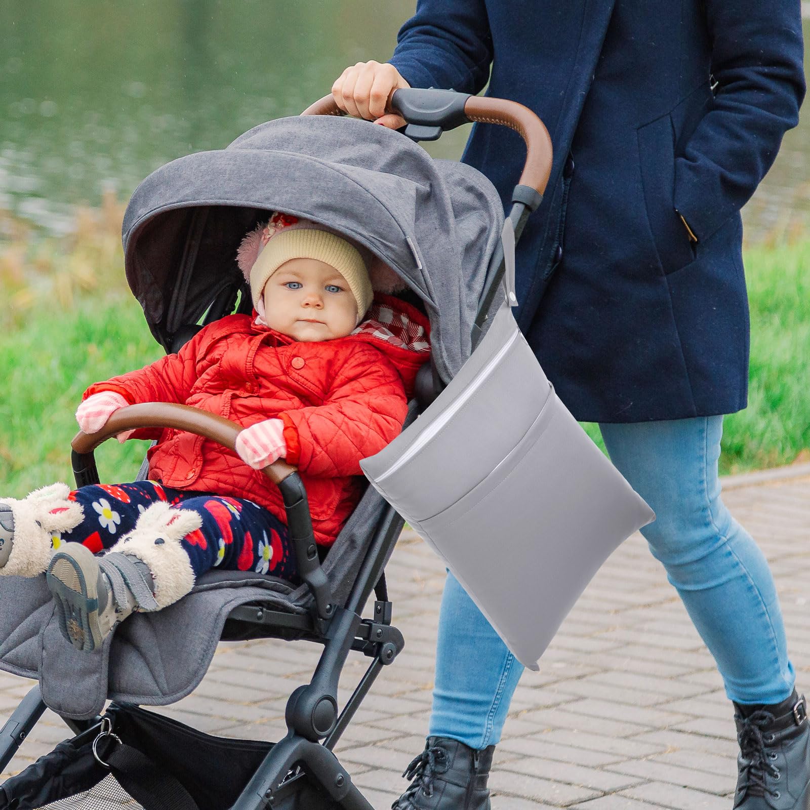 SATINIOR foldable lightweight bag demonstrates travel-ready portability