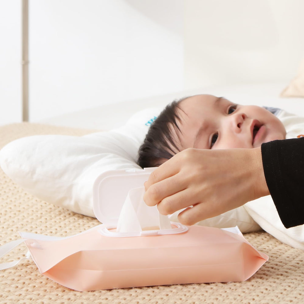 Seposeve wipe case pink pattern attracts attention while maintaining practical portability