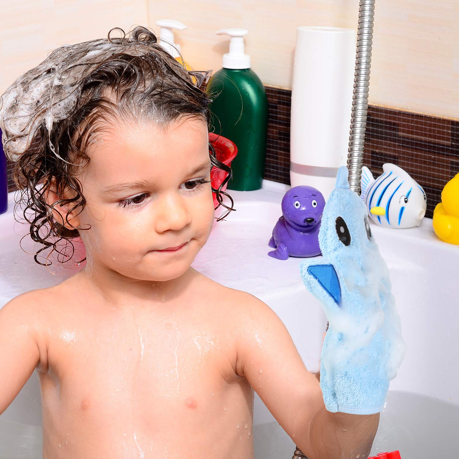 Shappy animal designs engage kids and make bath time fun.