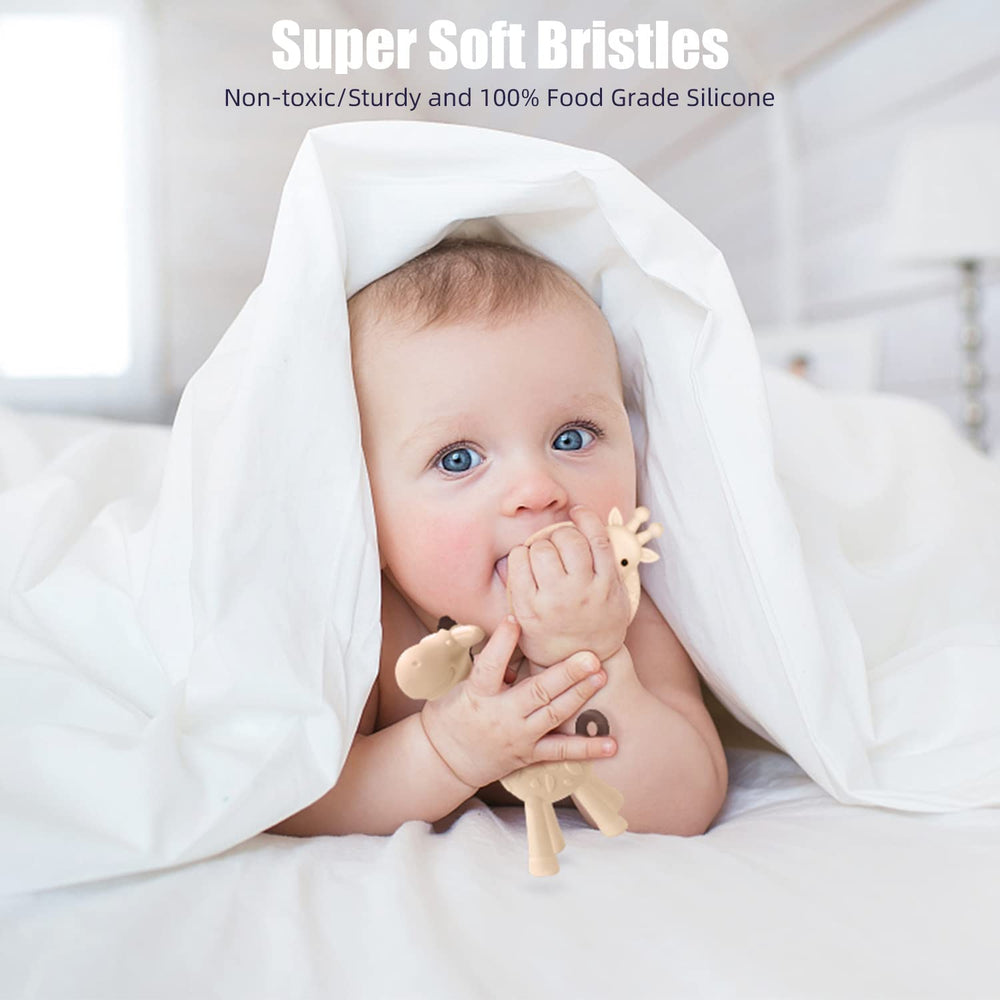 SHARE&CARE easy-grip teether design supports baby's hand-eye coordination