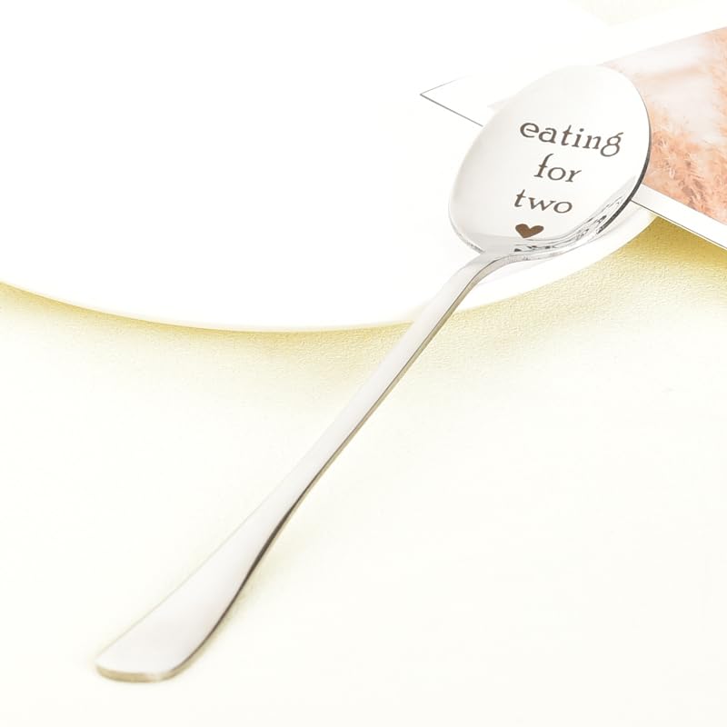 ShiQiao Spl ice cream spoon use highlighting dessert enjoyment during pregnancy.