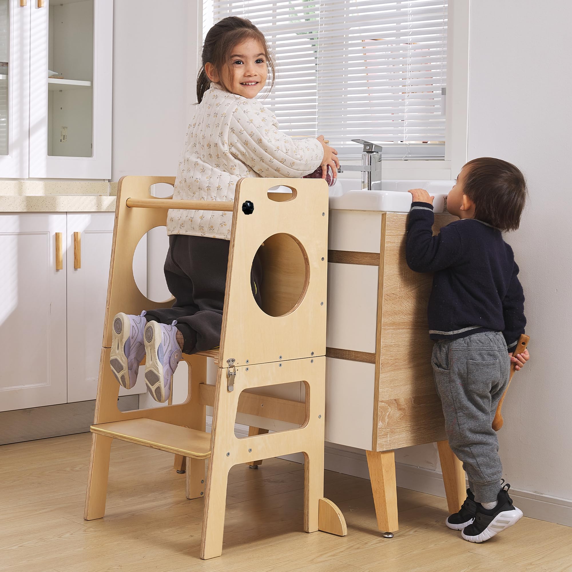 SHWWQUE toddler tower includes clear, tool-free assembly instructions.
