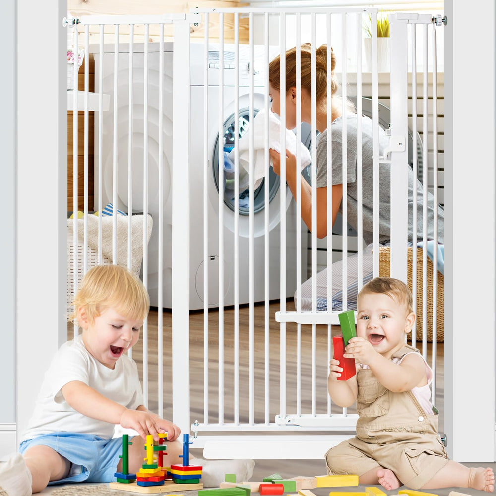 SHYUJAJIE narrow 2.4-inch bar gap prevents squeezing while maintaining visibility.