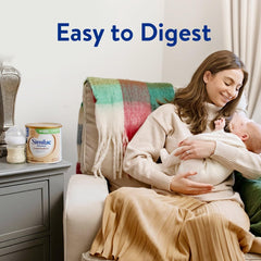 Similac Advance Lamehadrin bottle with scoop demonstrates easy preparation and consistent nutrition.