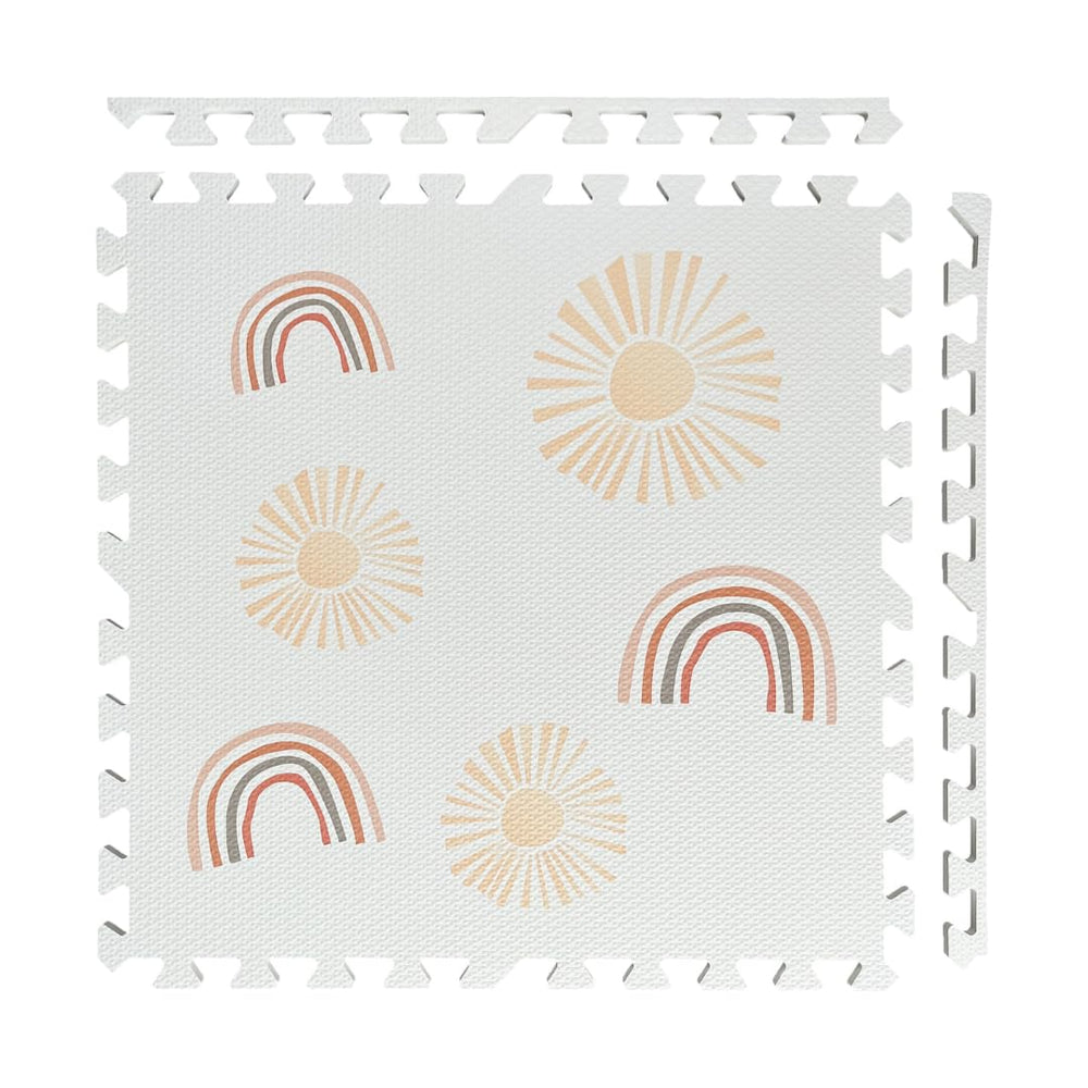 Simple Kid Co waterproof surface lets you wipe away spills instantly.