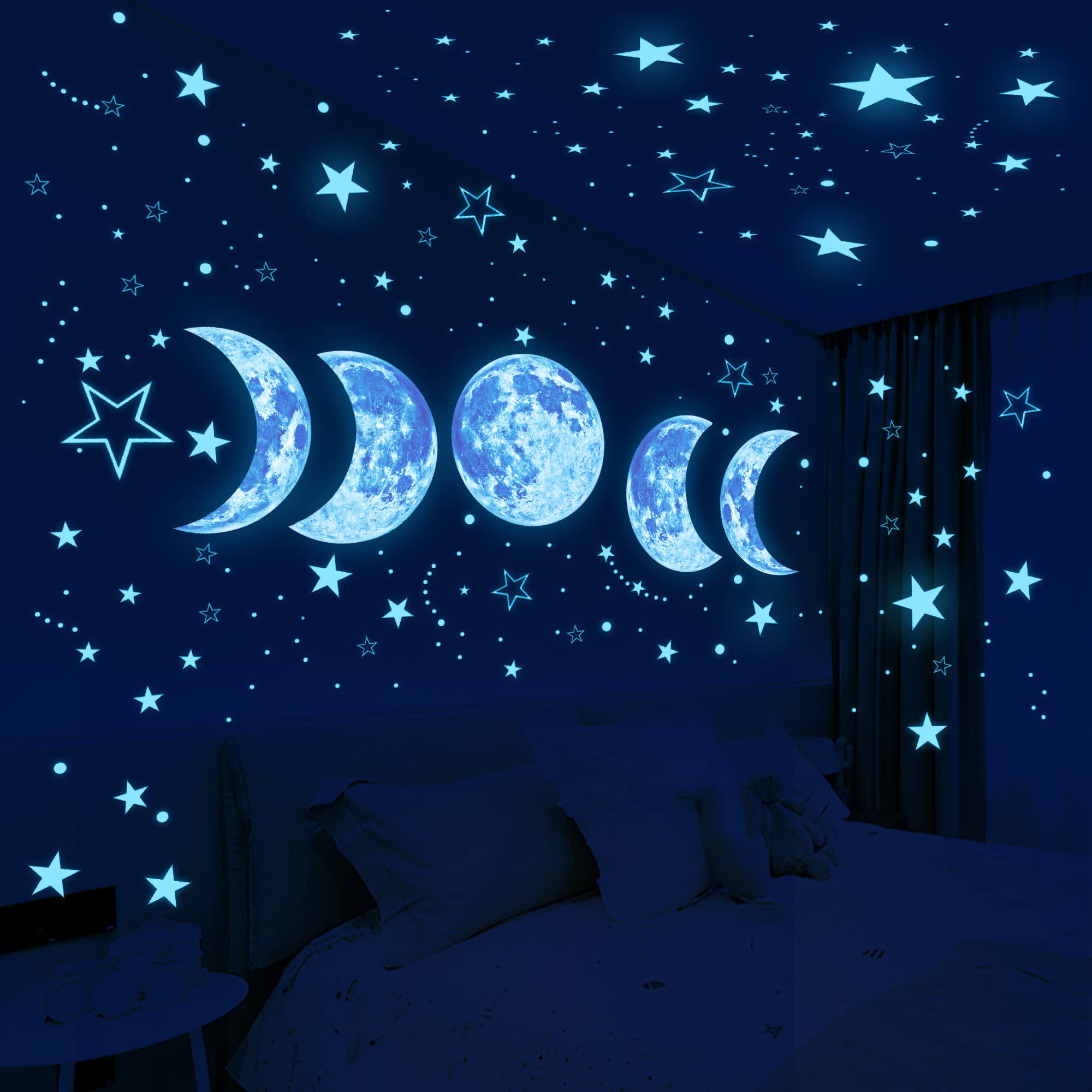 Sinekong kids room stars setup demonstrates dreamy sky in a playroom.