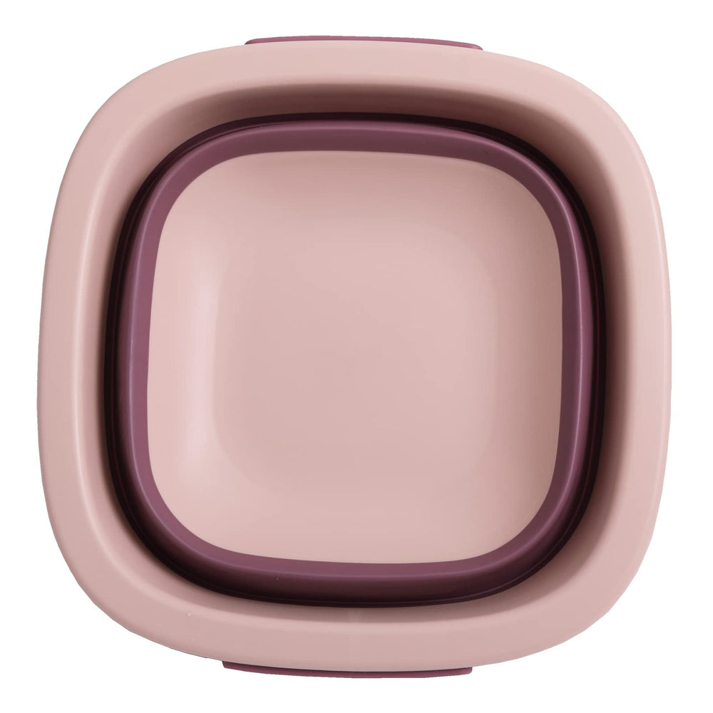 Sioditin Babyhood collapsible basin open for quick on-the-go washing.