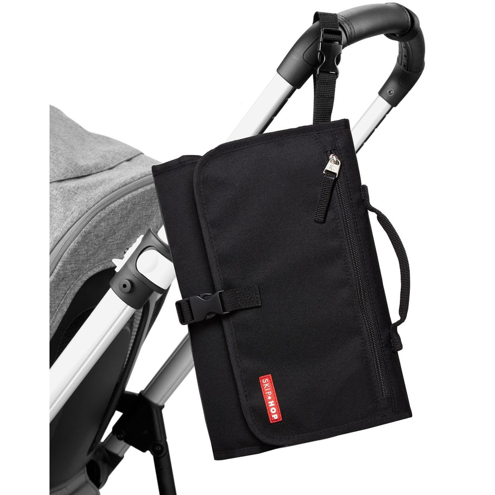 Skip Hop Pronto Signature two-in-one design showing detachable pad