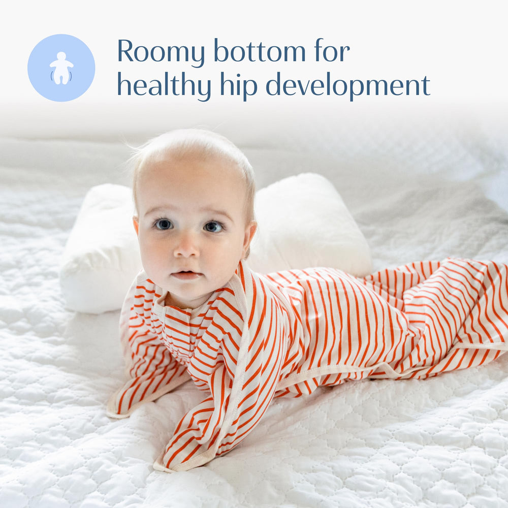 SleepingBaby Zipadee-Zip starfish-design detail conveys womb-like snugness for calm sleep