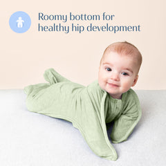 SleepingBaby Zipadee-Zip easy diaper changes with dual zipper for less disruption.
