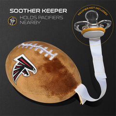 smilo pacifier holder attached to a soother demonstrates secure reach.