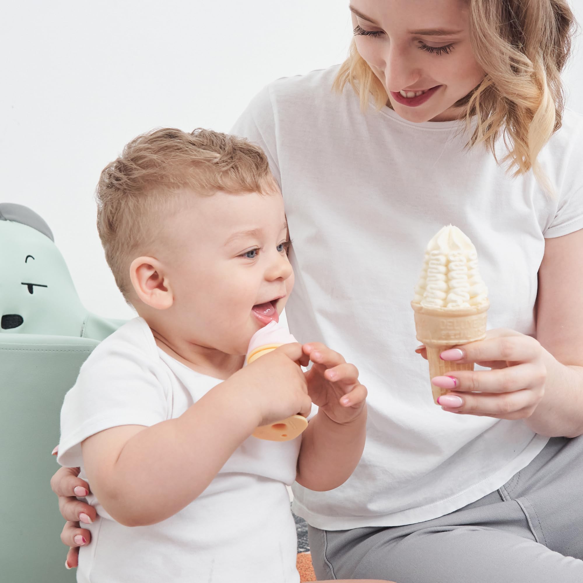 Smily Mia ice cream cone teether ideal for summer cooling experiences.