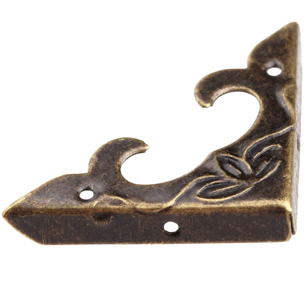 SMY bronze corner protector on wooden box edge blends protection and vintage style.