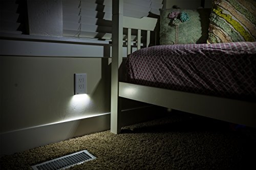 SnapPower Safelight-no-bulky-night-light saves space in rooms and hallways.