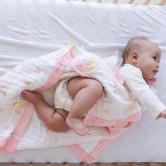 Snuggle Buds six-layer muslin blanket showcases warmth and breathability for all seasons.