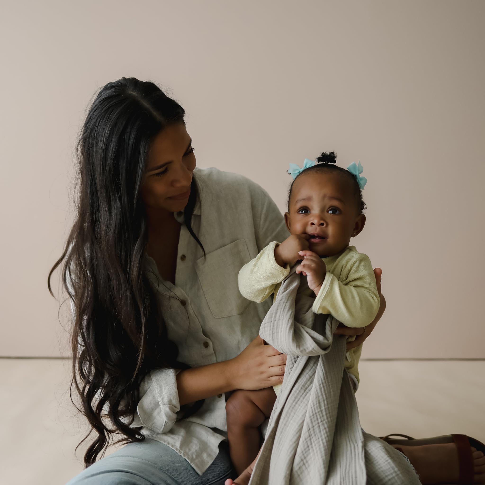 snuggle me nursing cover in soft neutral colors blends into any space.