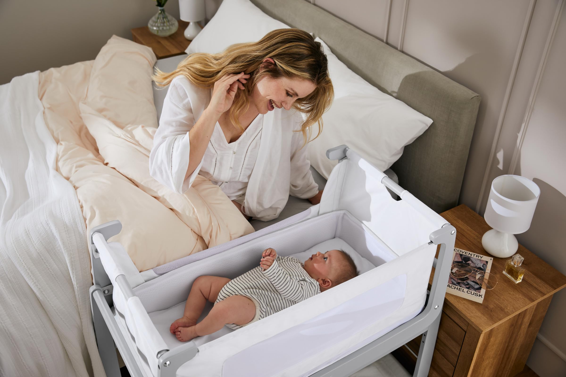 SnuzPod 4 Dove bed-side zip-down wall demonstrates effortless night access