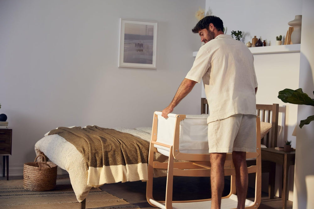 SnuzPod 4 lift-off crib enables portable bedside setup
