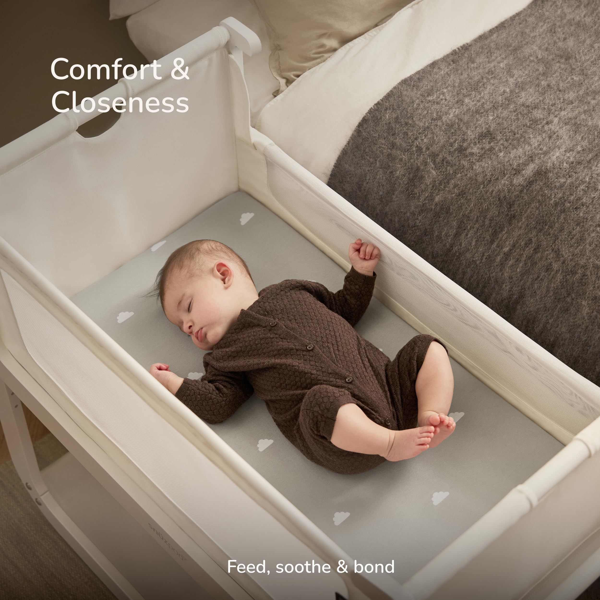 SnuzPod5 3D mesh mattress keeps baby cool and comfy.