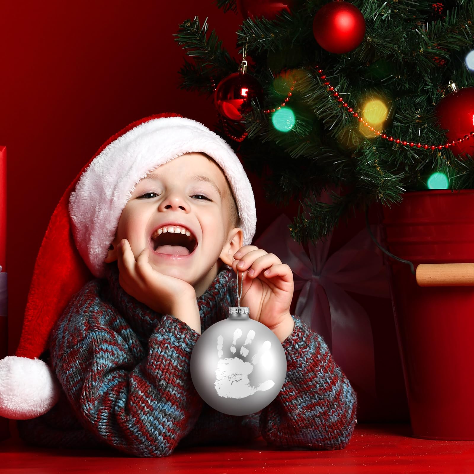 Soaoo durable glass ornament highlights vivid handprints with long-lasting keepsake quality