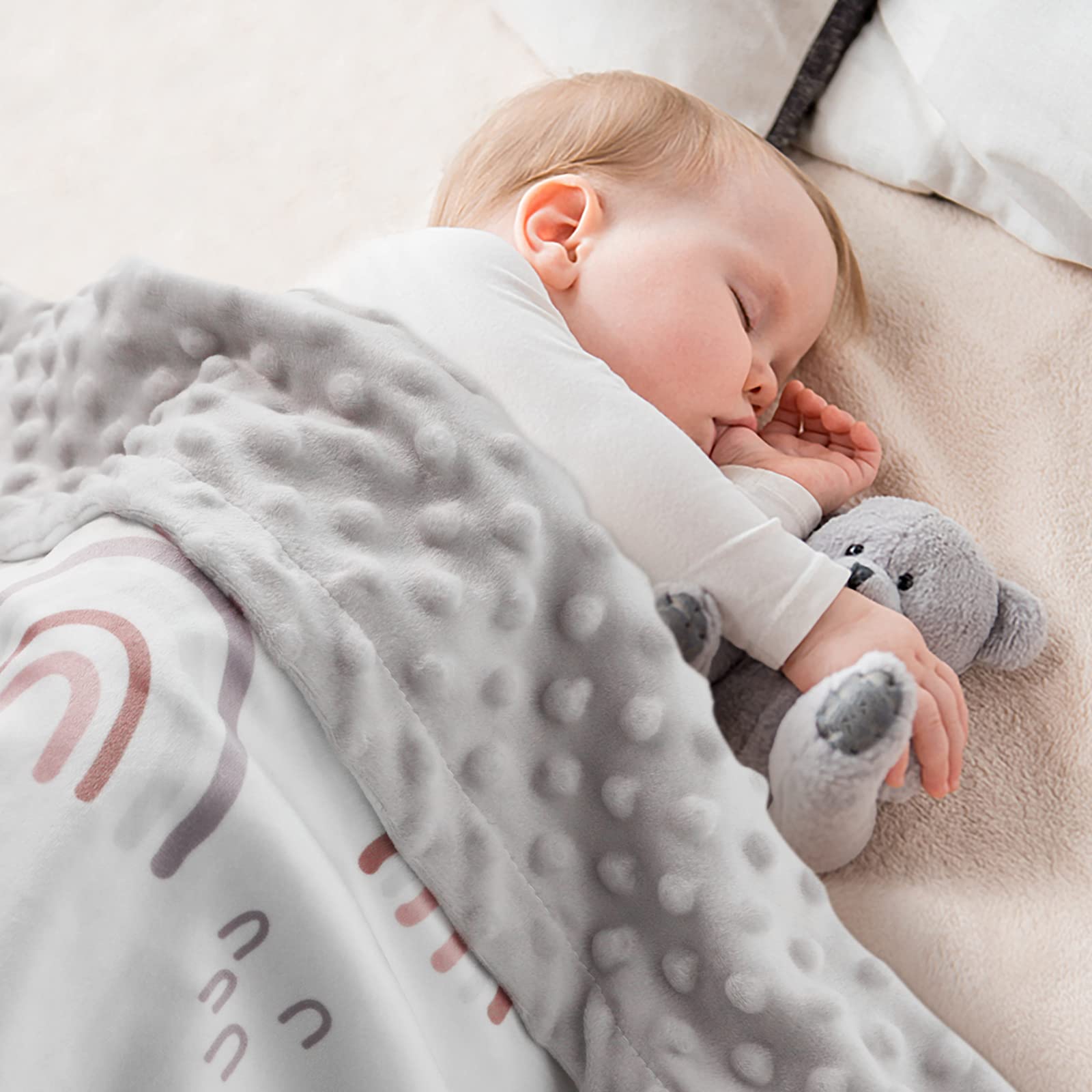 Soarwg Kids blanket used in stroller outings for baby warmth