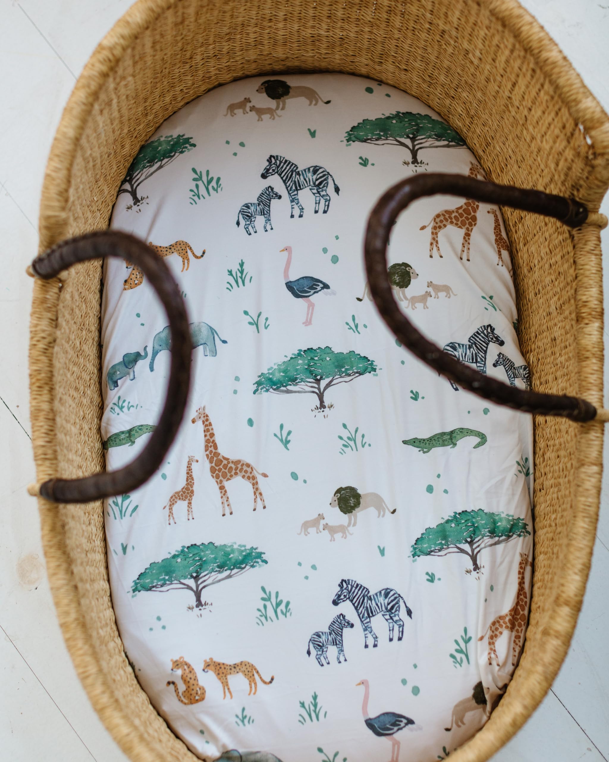 Sorrel + Fern bassinet sheets elastic pocket closeup highlights deep pockets for secure fit
