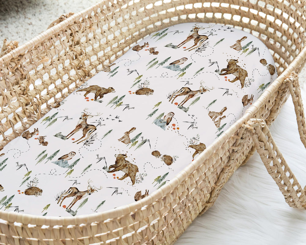 Sorrel + Fern bassinet sheets compatible with Halo BassiNest closeup view.