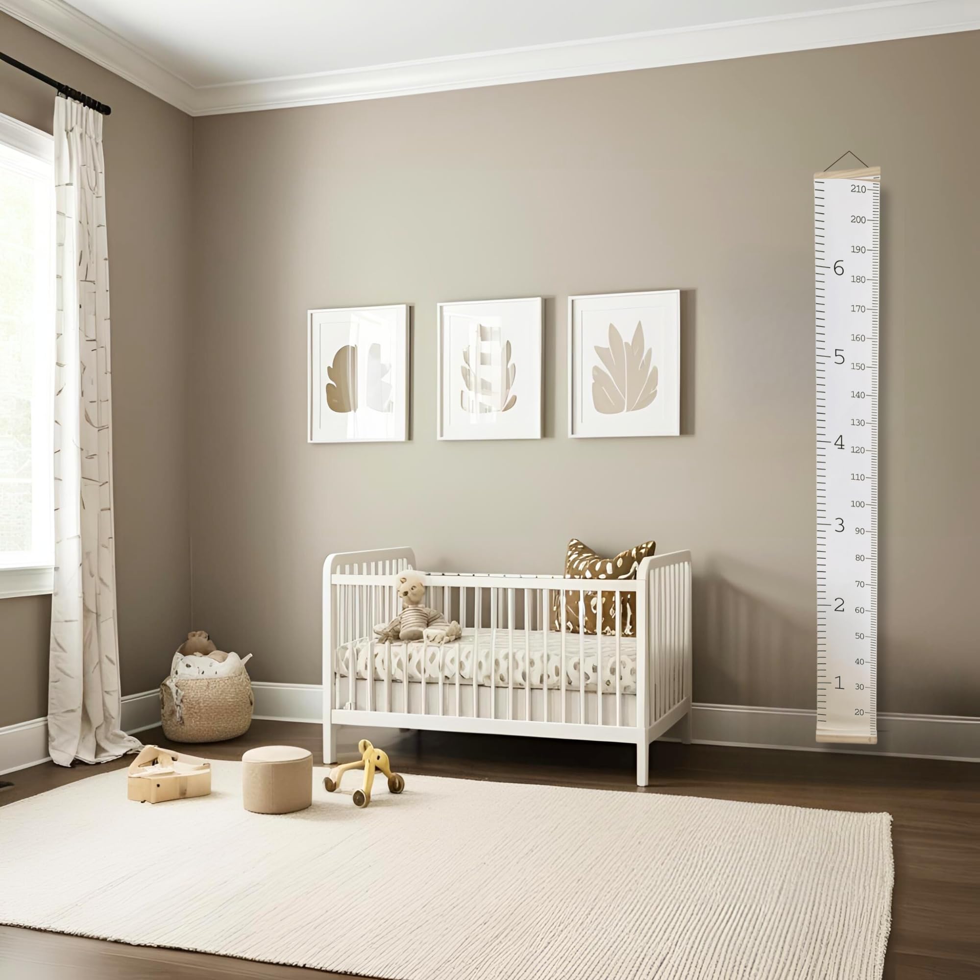 Soundly Made Growth Chart wall removable-damage-free design suits frequent movers