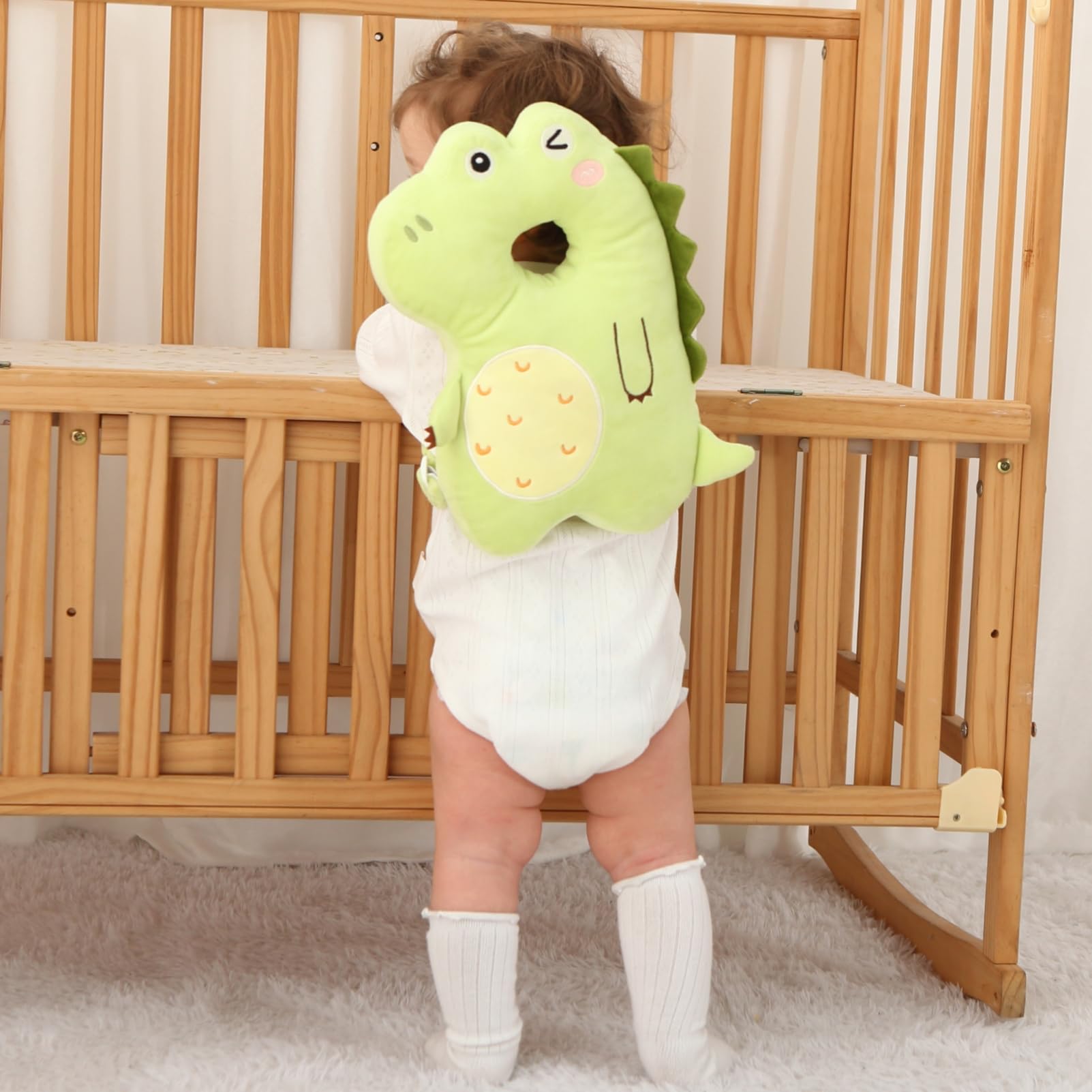 SOZOON soft, breathable materials enhance comfort during long play sessions.