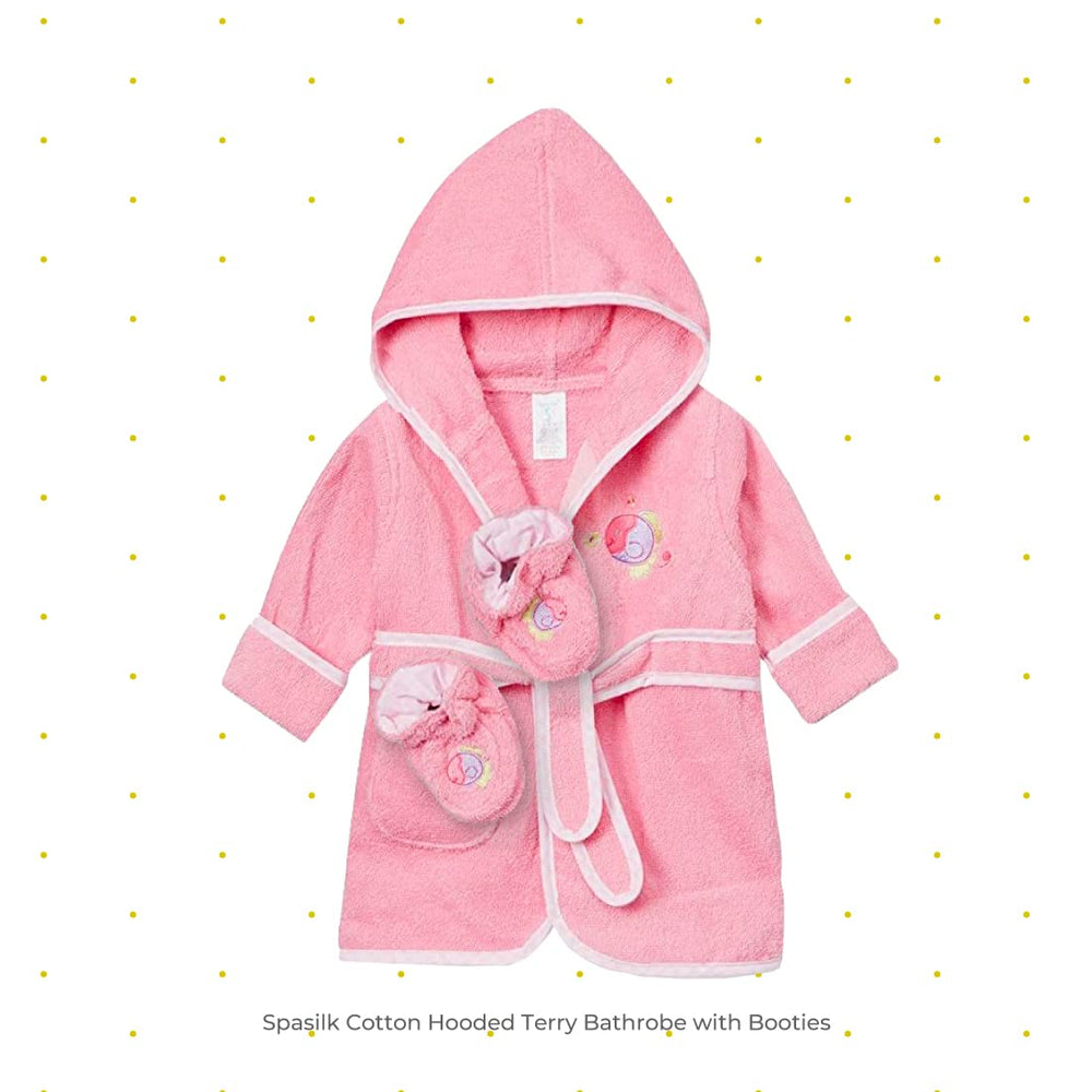 Spasilk baby booties in pink provide soft, snug warmth for tiny feet