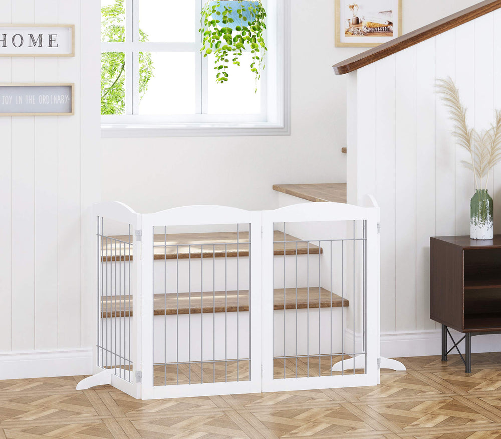 Spirich gate with non-slip feet protects floors during use.