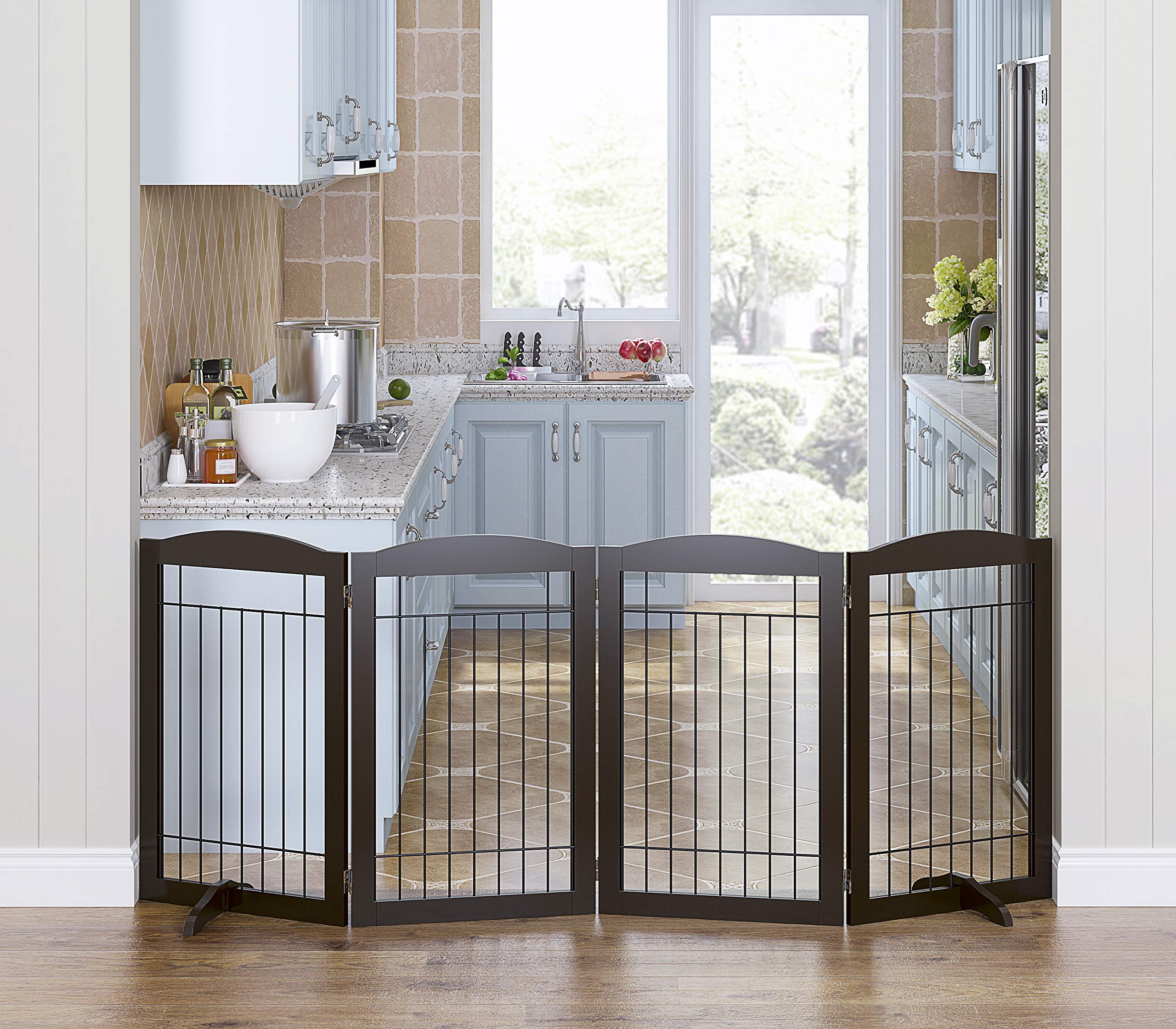 Spirich gate hallway setup shows expandable width for doorways and stairs.