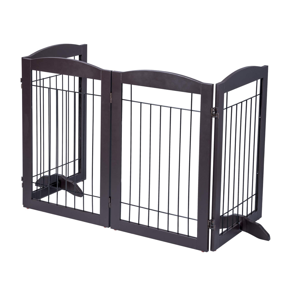 Spirich includes non-slip support feet stabilize gate on smooth floors.