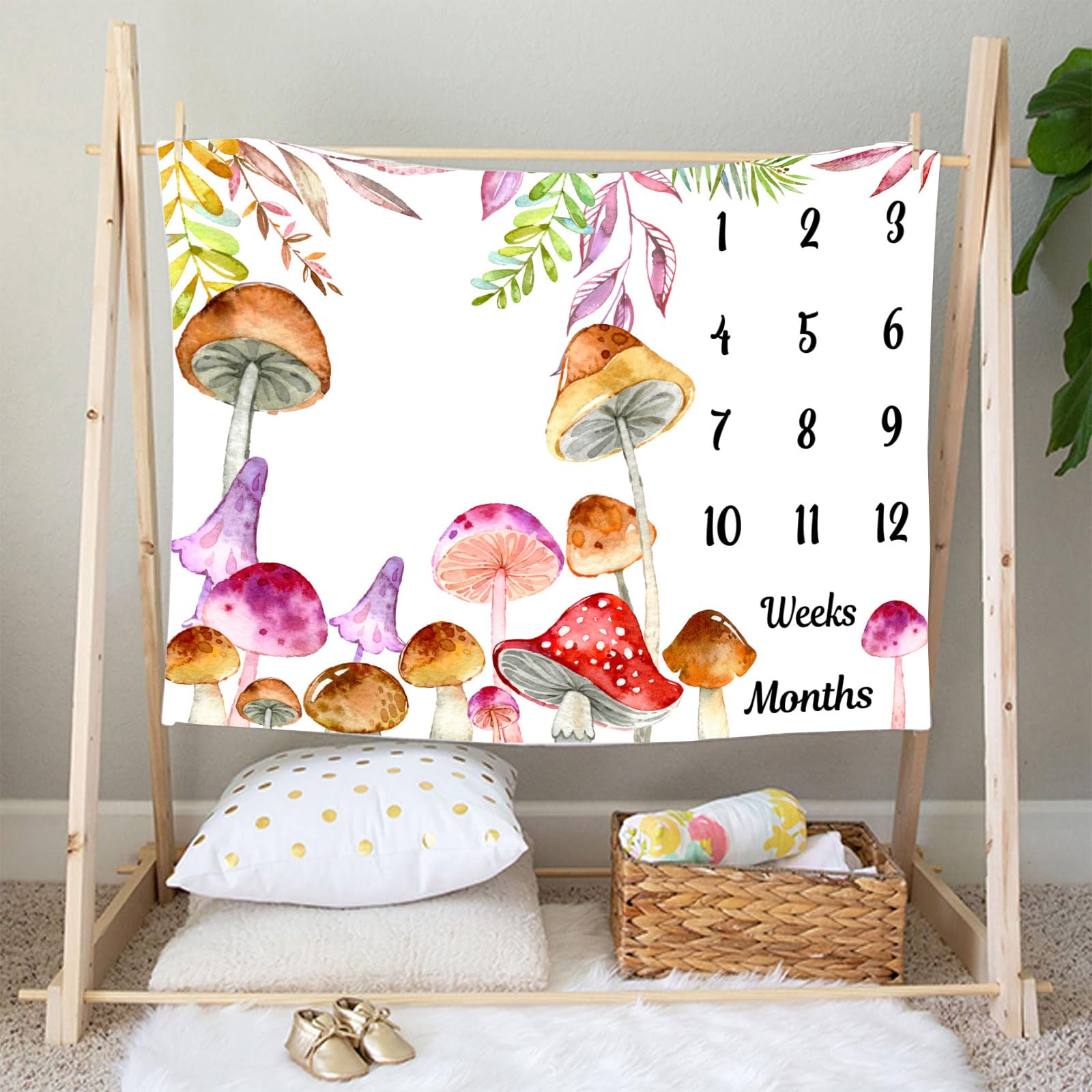 SSCSTS yellow star accent on blanket adds playful focal point for baby portraits