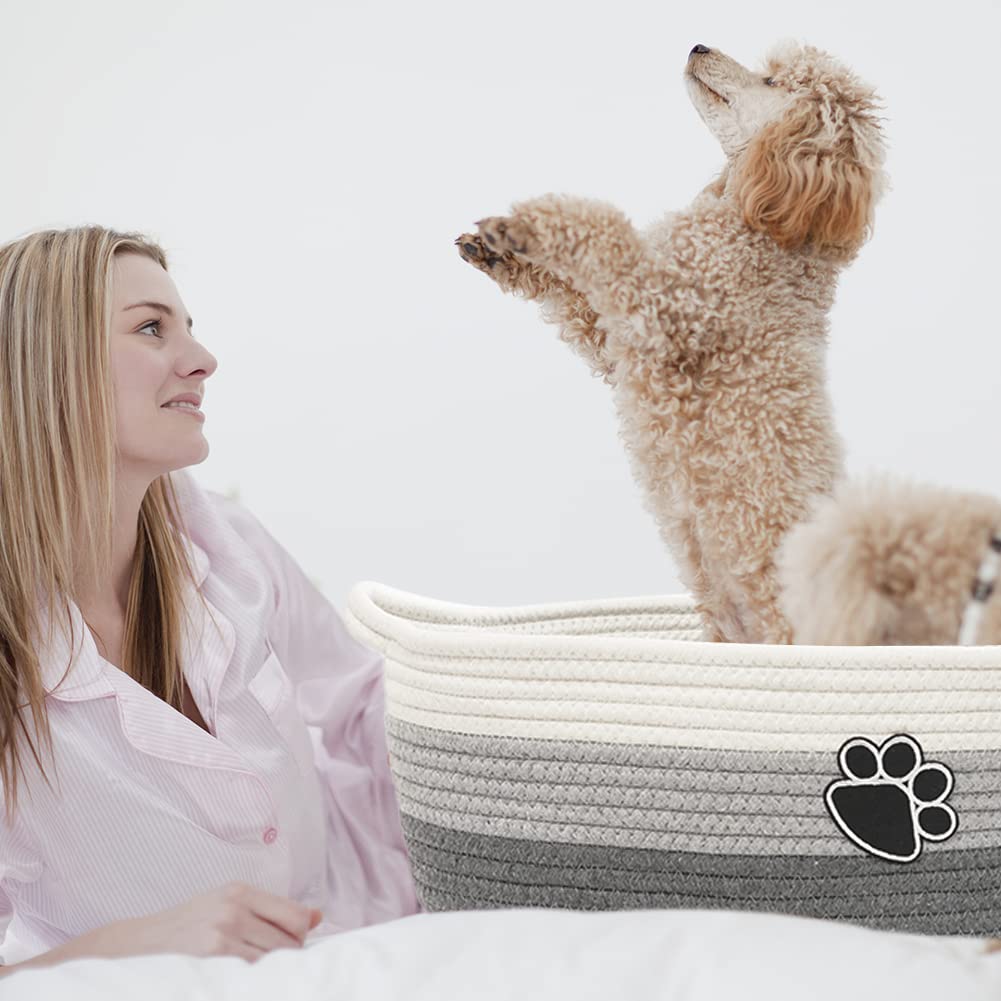 STOBS K bathroom storage basket helps tidy towels and cosmetics.